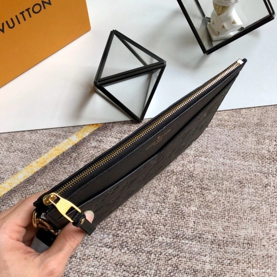 WIS POCHETTE MÉLANIE MM LOUIS VUITTON 0926